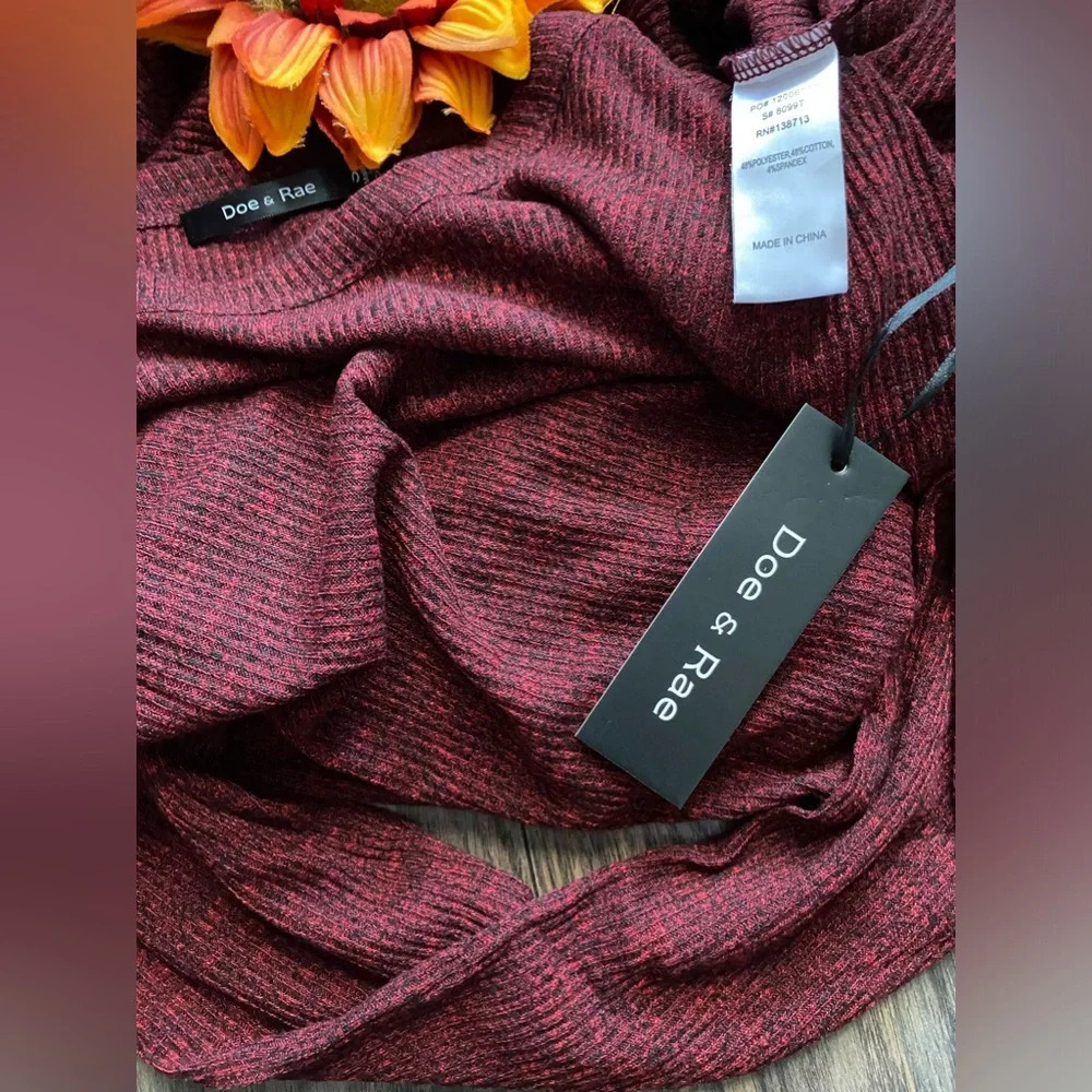 🌴3/$30🌴DOE & RAE Burgundy Marble Long Sleeve Side Slit Button Accent Dress - Picture 9 of 12